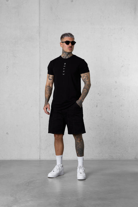 BLACK VERTICAL TEE