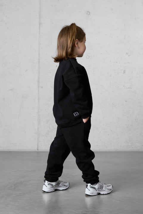 BLACK DISCREET OVERSIZED SET