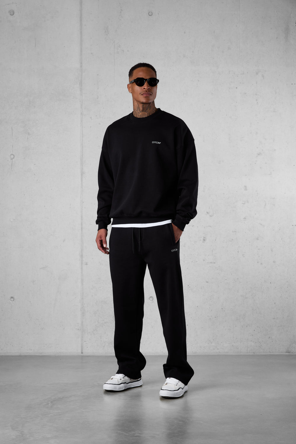 BLACK DISCREET BAGGY JOGGER