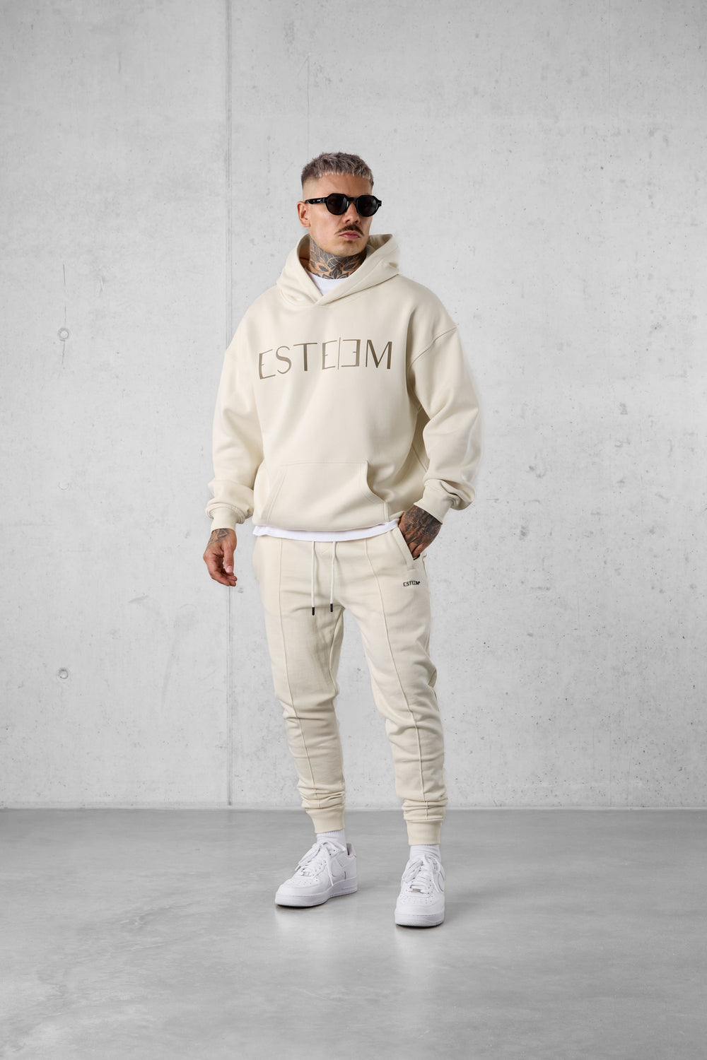 BEIGE ESSENTIAL SWEATPANTS