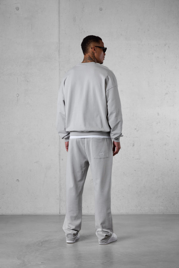 GREY E. STATEMENT APPLIQUÉ OVERSIZED SWEATER