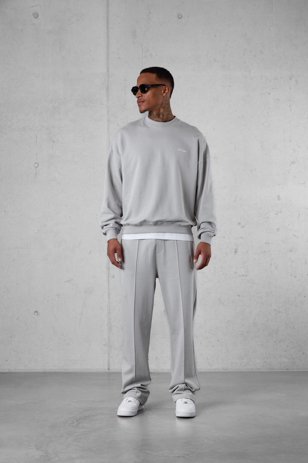 GREY ESSENTIAL LOOSE SWEATPANTS